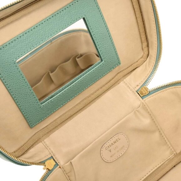 Chanel Green Calfskin Vanity Handbag - Picture 7 of 10